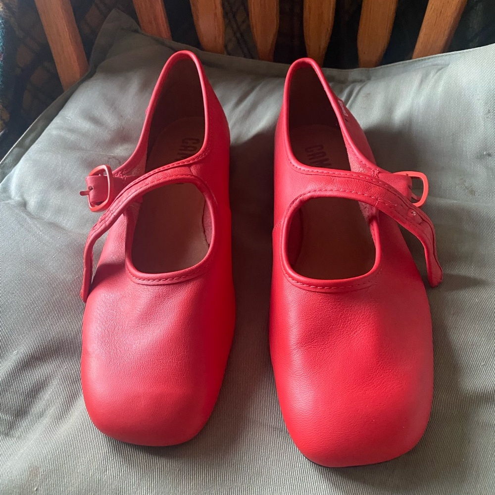 Camper Red Flats